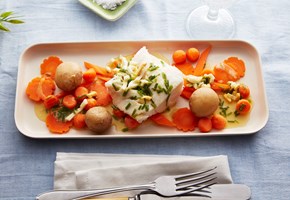 Lettsaltet torsk med poteter  og stuede gulrøtter